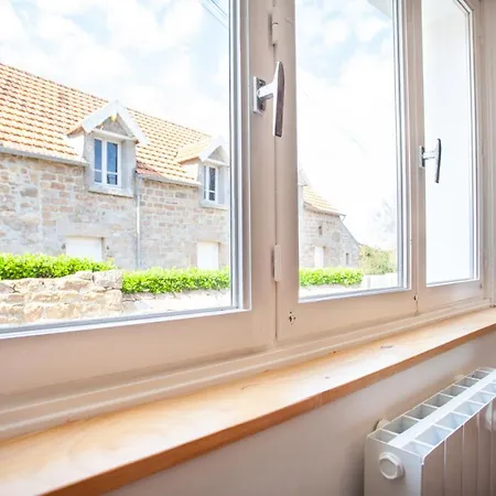Lovely Normandy Guest House Apartment Fermanville