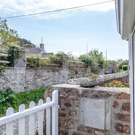 Lovely Normandy Guest House *